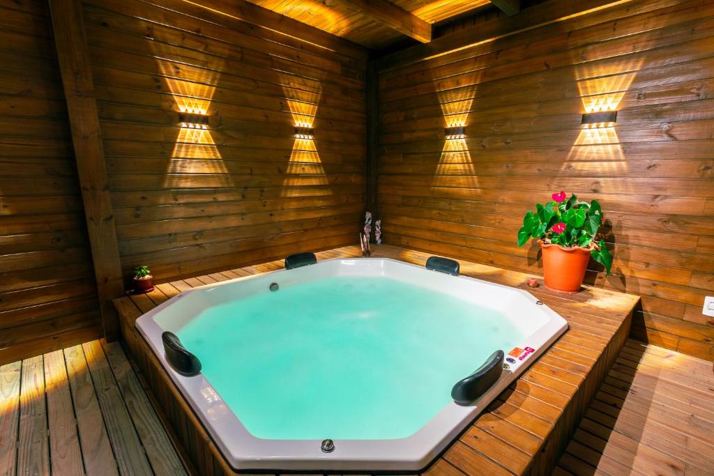 Jacuzzi